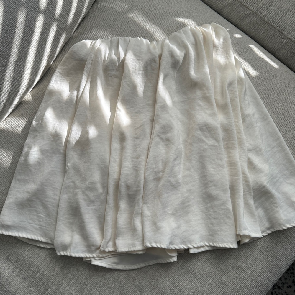 Little white skirt